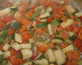 Foto del paso 2 de la receta: Pollo relleno con salsa de verduras