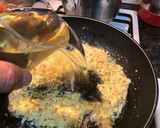 Foto del paso 7 de la receta: Plato combinado arroz blanco tomate, huevo frito y chuletas en salsa de almendra