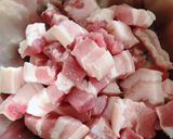 Hình bước làm 1 của món Thịt Ba Rọi Rim Nước Mắm Mặn Ngọt