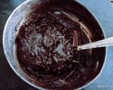 A picture of step 4 of Rich in antioxidant dark chocolate walnut dry fruits crispy ball.