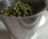 A picture of step 1 of Green chana halwa.