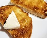 Foto del paso 4 de la receta: Montaditos de queso con crema de aguacate y atún