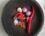 Foto langkah ke 2 dari resep Sambal Pencit (mangga muda).