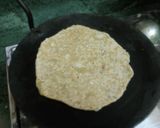 A picture of step 3 of Aata pyaaj besan ki missi roti.