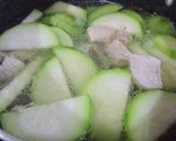 Hình bước làm 2 của món Canh gà hầm bí xanh