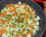 A picture of step 4 of Mixed Ground Meat with Vegetables and Scrambled Eggs.