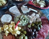 Foto del paso 2 de la receta: Tabla de picoteo navideña