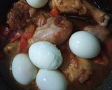 Foto langkah ke 3 dari resep Semur ayam bertelur.