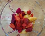 Foto langkah ke 1 dari resep Pinky Fresh Juice.