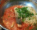 Hình bước làm 6 của món Nấm & Cá hồi Spaghetti
