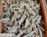 A picture of step 1 of முட்டை பீஸ் சில்லி சப்பாத்தி (egg piece chilli chapati).