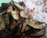 Foto del paso 9 de la receta: Calabacines salteados con salsa agridulce y arroz!!! 🥒🌶🍱🥗🍚