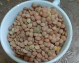 صورة لخطوة 1 من وصفة حساء مغذي بالعدس 🍲🍲