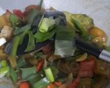 Foto langkah ke 5 dari resep Asem Manis Tumis Kikil.