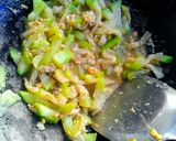 รูปขั้นตอนการทำที่ 3 ของ น้ำเต้าผัดไข่
