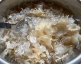 A picture of step 4 of Black Date, Snow Fungus, and Lotus Seed Sweet Soup.