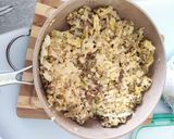Foto del paso 7 de la receta: Repollo con huevo y queso como acompañamiento