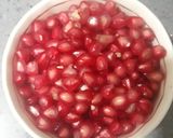 A picture of step 1 of Pomegranates Beetroot Juice.