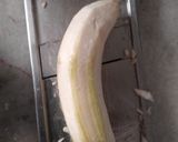 A picture of step 1 of Kacha Kela na Kharkhariya.