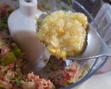 A picture of step 3 of Koftey ka salan.