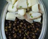 A picture of step 2 of Chana aalu masala.
