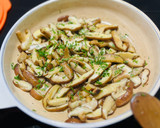 Foto del paso 3 de la receta: Tosta de scamorza 🍞 🧀 🍄 🥔 🍳