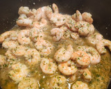 Foto del paso 5 de la receta: Tallarines con gambas al ajillo