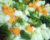 Foto del paso 4 de la receta: Verduras hervidas con mantequilla y algo más