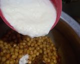 A picture of step 2 of Chana pulao.