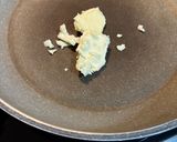 Foto del paso 1 de la receta: Capricho de patatas paja, huevo y trufa