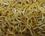 Foto langkah ke 1 dari resep Mie Goreng Rumahan ala WeJe.