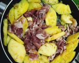 Hình bước làm 4 của món Thịt lợn kho dứa