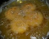 A picture of step 4 of Potato cheese donuts.