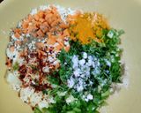 मिक़्स वेज़ कढ़ी पकौड़ा(mix veg kadhi pakoda recipe in hindi) रेसिपी चरण 1 फोटो