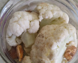 Foto del paso 2 de la receta: Encurtidos veganos: coliflor con cúrcuma