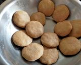 A picture of step 4 of Bedmi Puri With Aloo Curry.