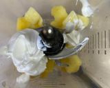A picture of step 1 of Virgin Pinacolada.