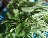 A picture of step 2 of Dal palak.