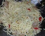 Foto langkah ke 5 dari resep Aglio Olio Ala Kadarnya.
