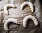 Békebeli ropogós kifli recept fázis 6 fotója