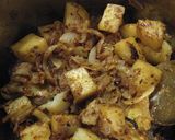 A picture of step 5 of Aloo palak.