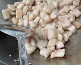 Foto langkah ke 2 dari resep Minyak babi.