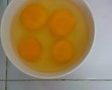 Hình bước làm 1 của món Trứng chiên