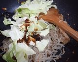 รูปขั้นตอนการทำที่ 3 ของ ผัดเส้นบุกสาหร่าย,หมูสไลด์,กะหล่ำปลี - คีโต