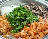 Hình bước làm 1 của món Miến trộn tôm thịt