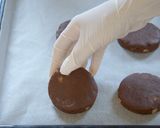 A picture of step 8 of Macadamia Nut Chocolate Cookies.