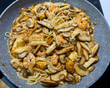 Foto del paso 4 de la receta: Spaghetti al sugo di Mare e di Terra (Espaguetis Mar y Montaña)