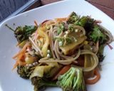 Foto del paso 4 de la receta: Espaguetis🍝 con vegetales🥦🥒🌰🥕🍯