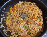 சைனீஸ் ஸ்டைல்,*வீட் ஹக்கா, வெஜ் நூடுல்ஸ்*(veg noodles recipe in tamil) ரெசிபி ஸ்டேப் 10 புகைப்படம்
