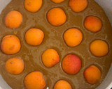 Foto del paso 5 de la receta: Bizcocho con albaricoques y azúcar integral (moscovado)